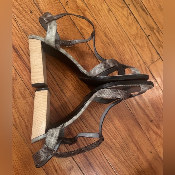 ICONIC GUCCI T STRAP HEELS SANDALS SIZE 8 - Picture 3 of 16